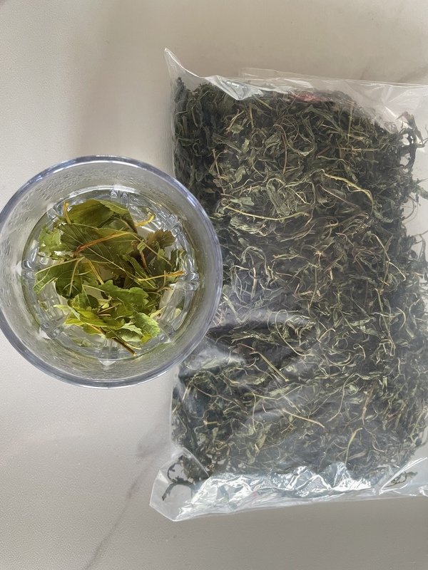 Raspberry sweet leaf can make into natural sweetener instead of sucrose uesd in drink , food , health care and beauty